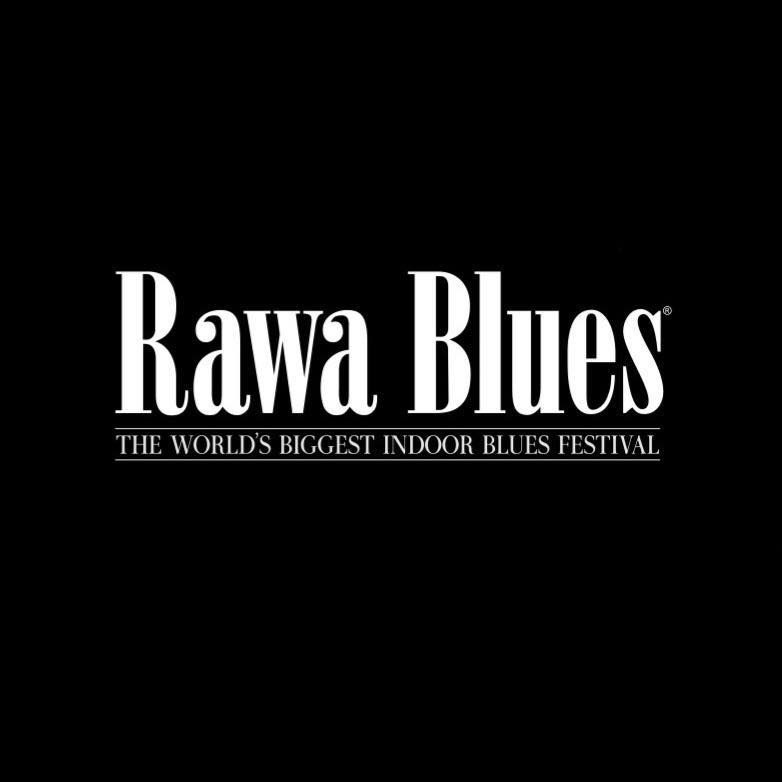 Czarne tło z białym napisem: Rawa Blues